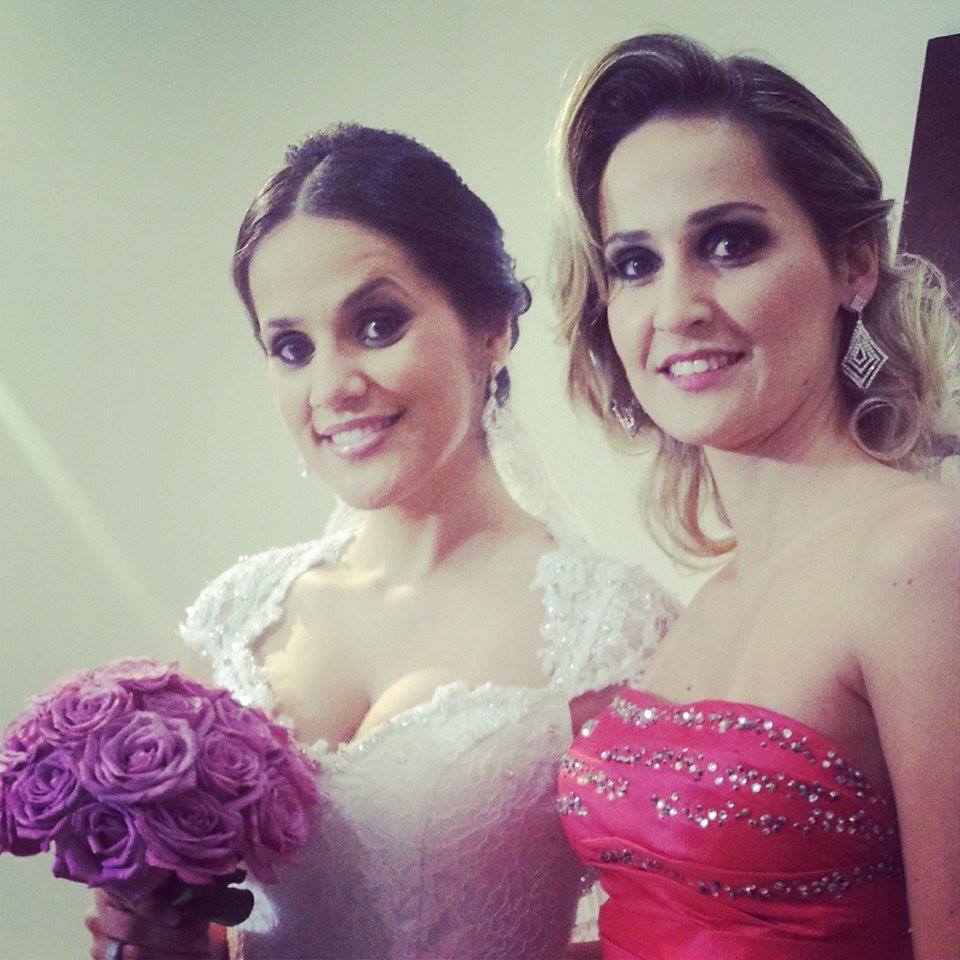 Noiva Luciana Lima e sua irmã Carolina