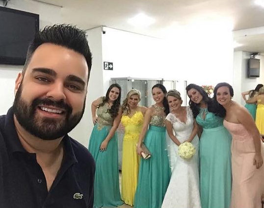 Dia da Noiva Mariana Gomes Freitas com suas madrinhas no JJ Cabeleireiros