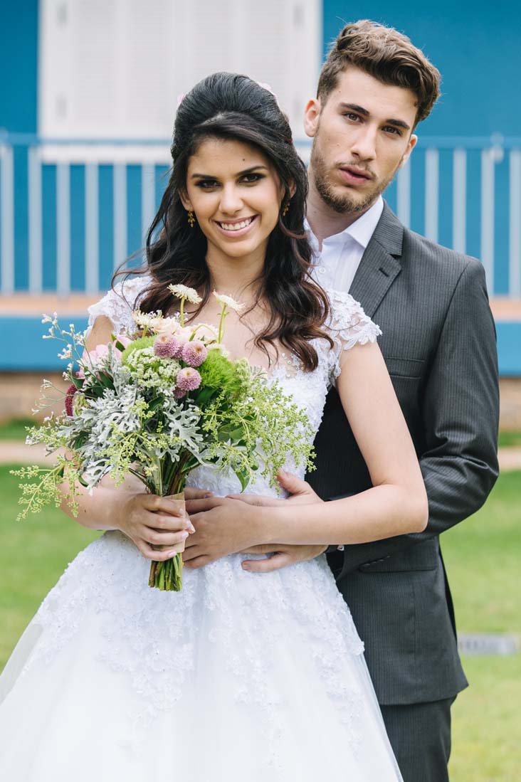 Ensaio de penteado e maquiagem de noivas para casamento no campo com JJ Cabeleireiros At Home
