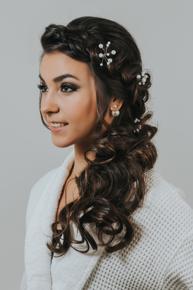 Ensaio de penteado e maquiagem de noivas para casamento no campo com JJ Cabeleireiros At Home