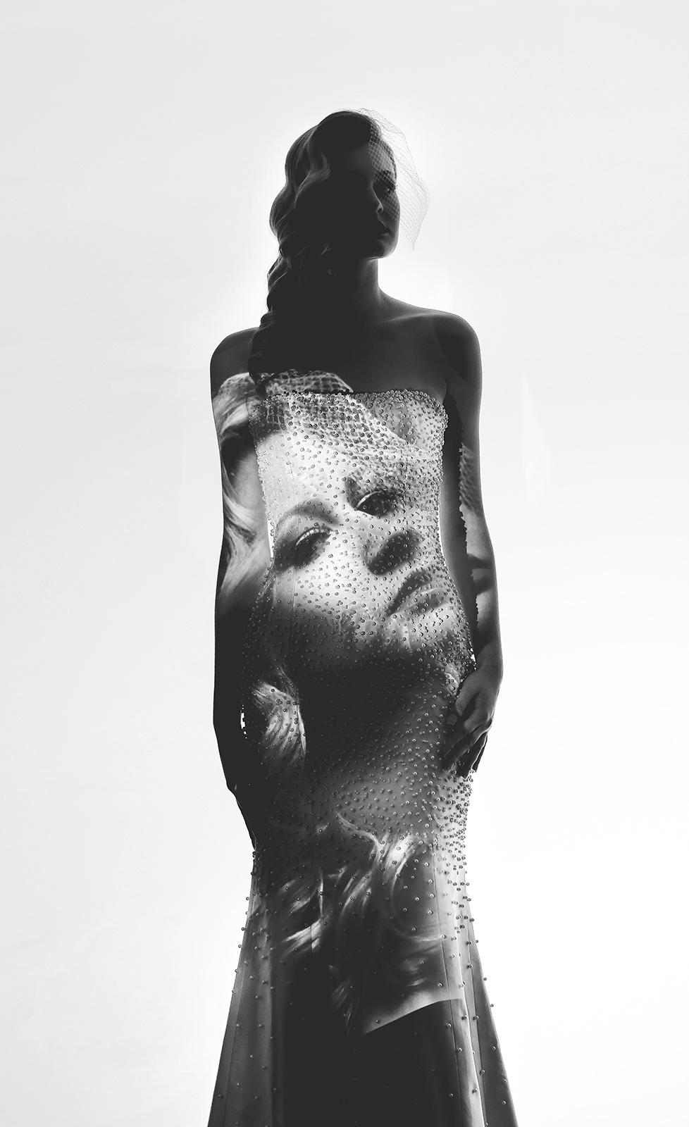 Editorial Projecoes - Foto Rafael Karelisky - Vestido - Lourdinha Noyama - Acessorios JL Prada - Penteado e Maquiagem JJ Cabeleireiros